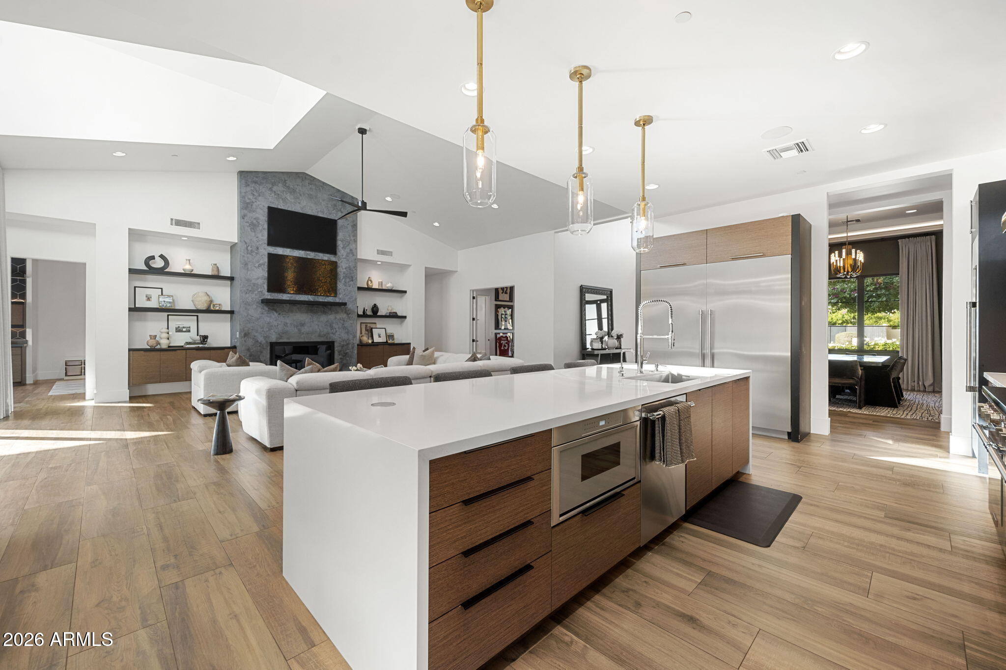 7251 E VISTA Drive