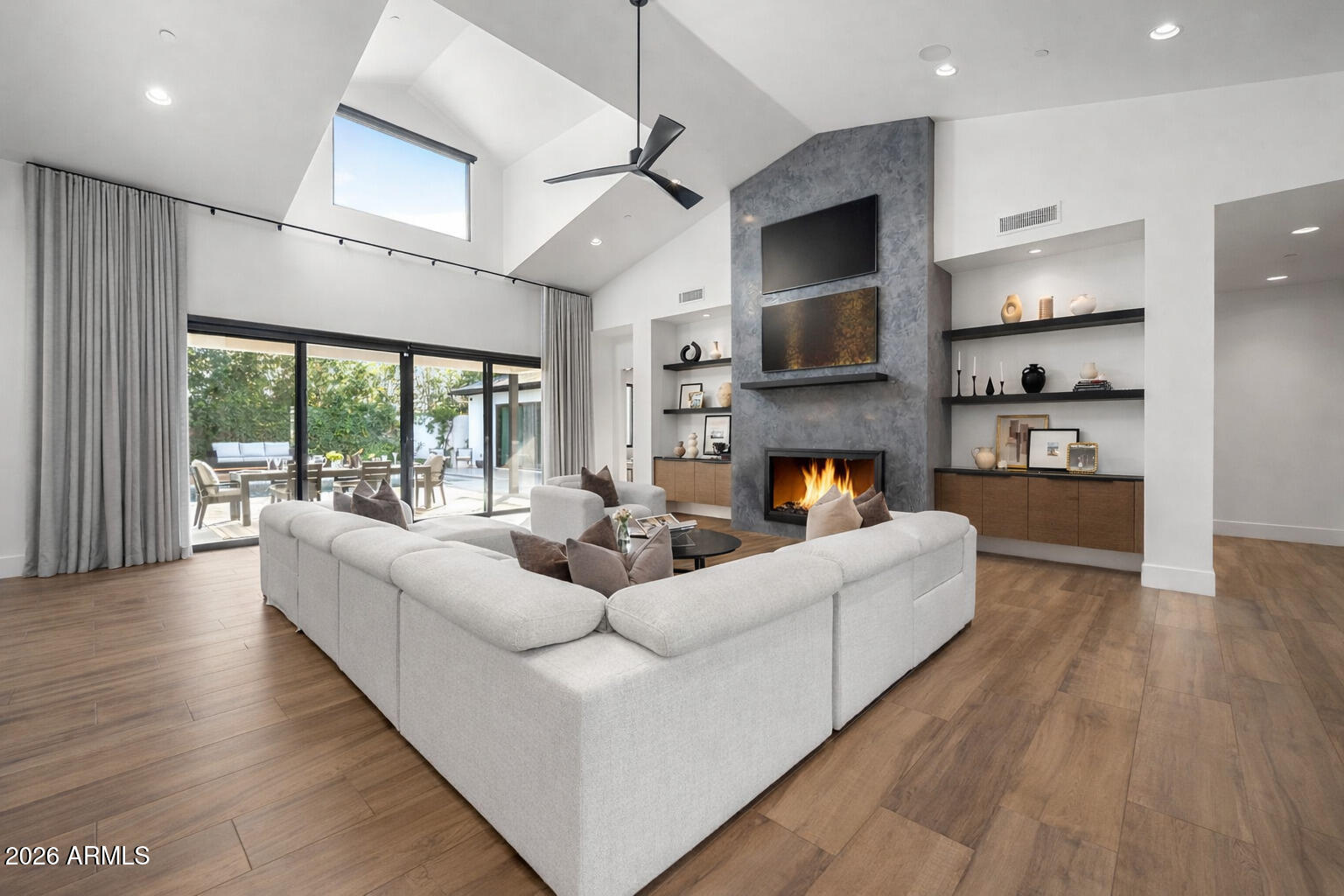 7251 E VISTA Drive