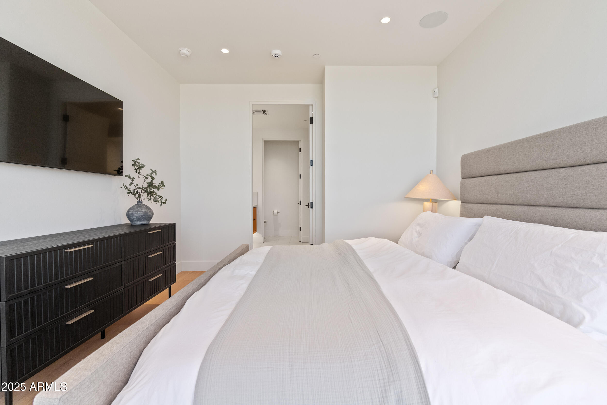 5000 N CAMELBACK RIDGE Drive 302