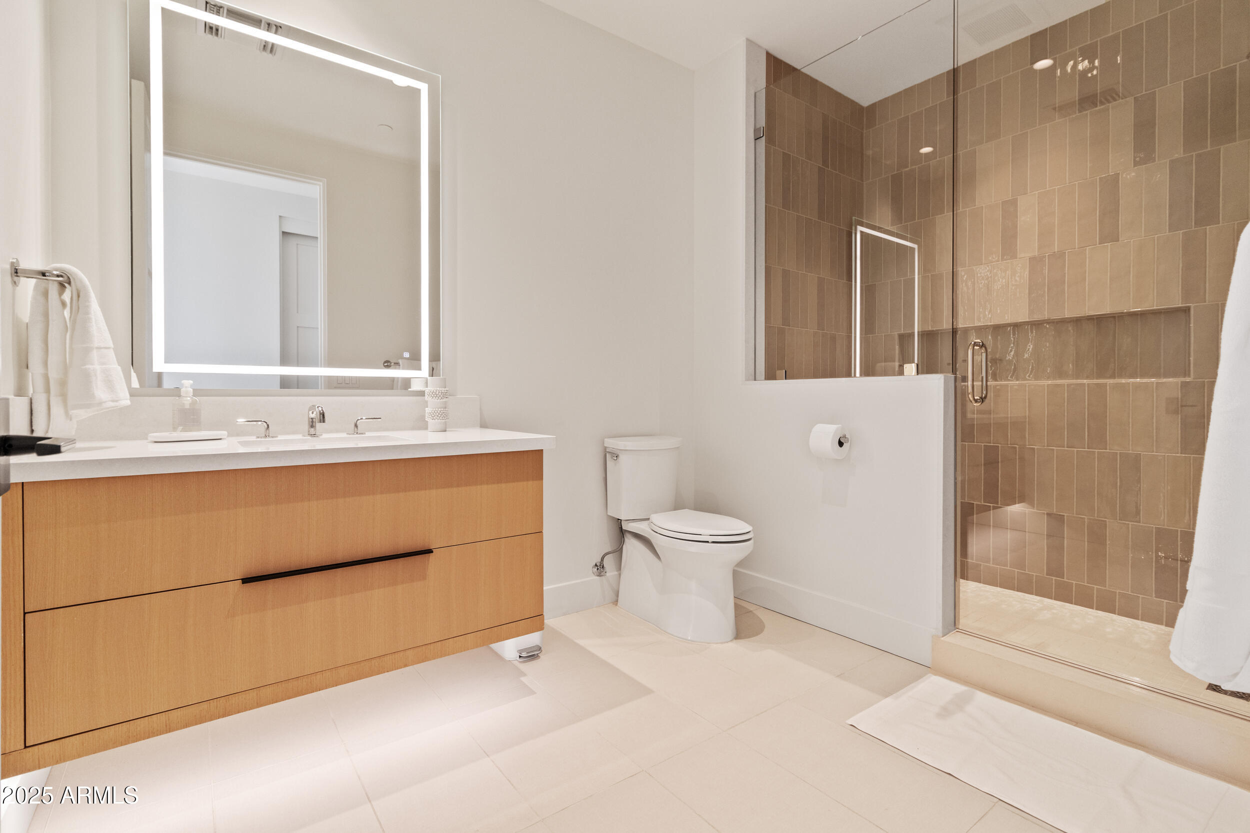 5000 N CAMELBACK RIDGE Drive 302