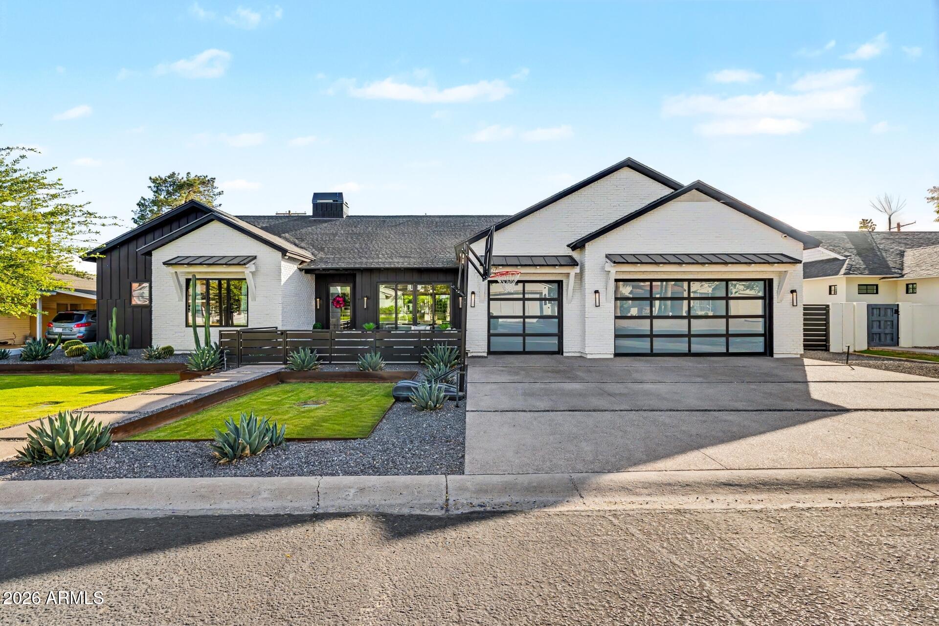 4557 E CALLE TUBERIA