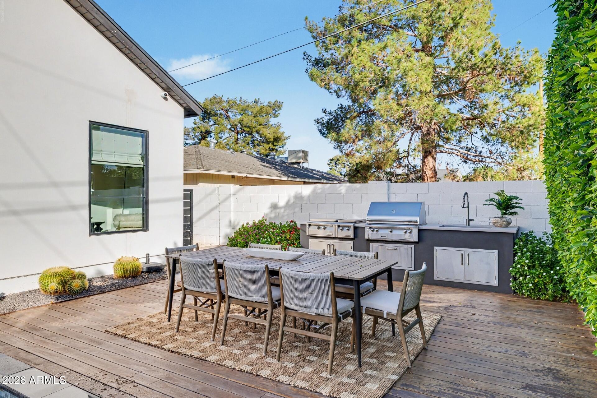 4557 E CALLE TUBERIA