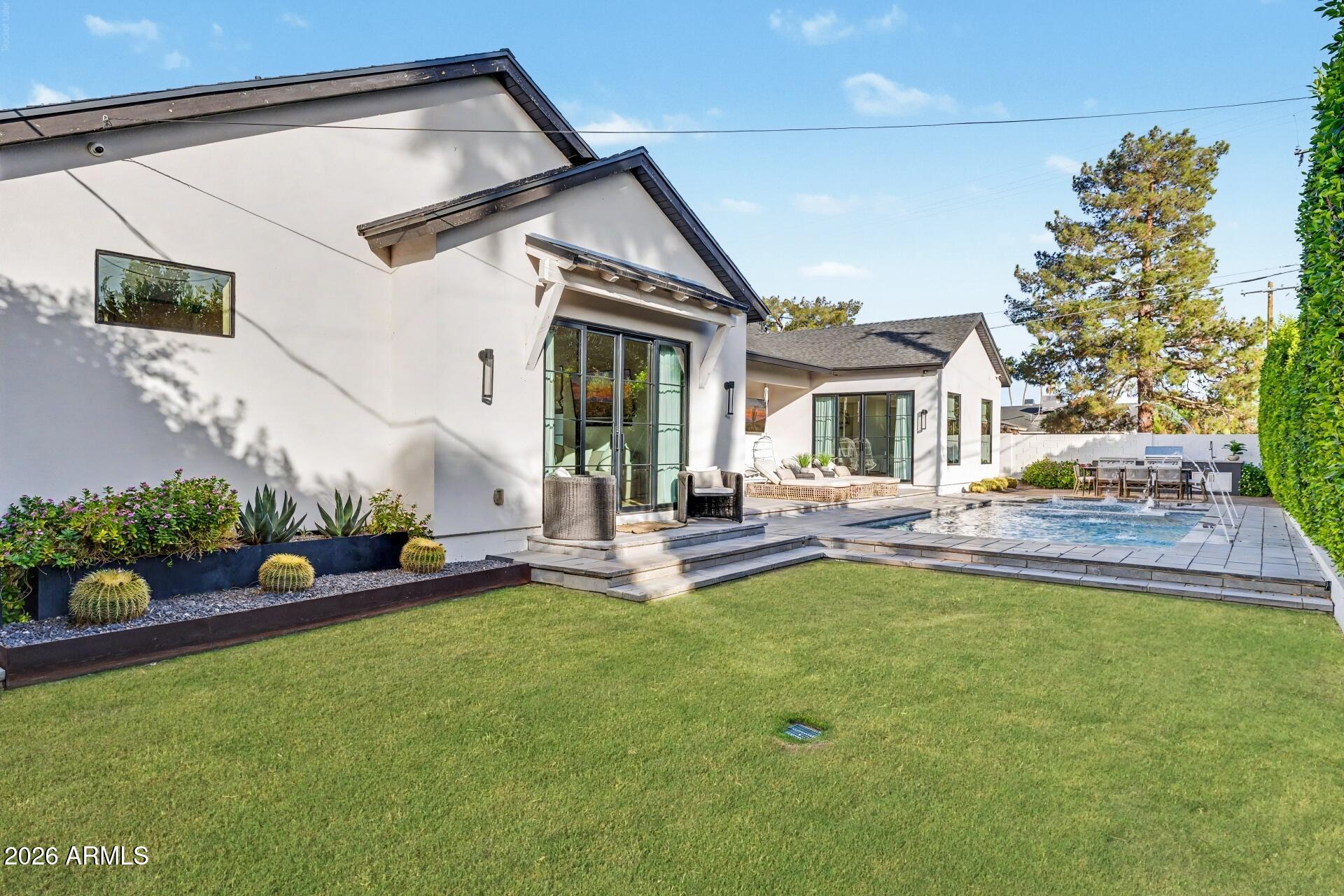 4557 E CALLE TUBERIA