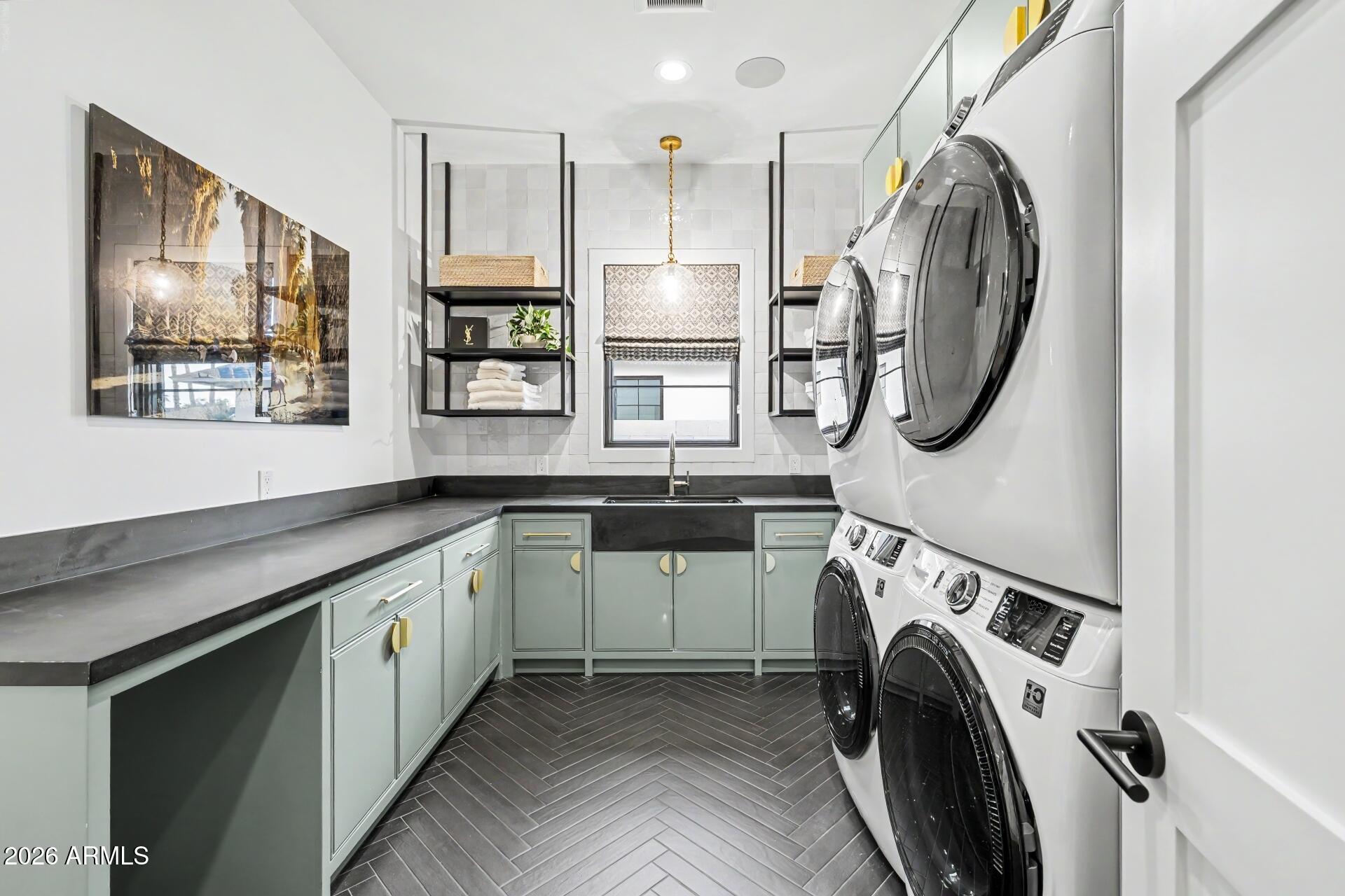4557 E CALLE TUBERIA
