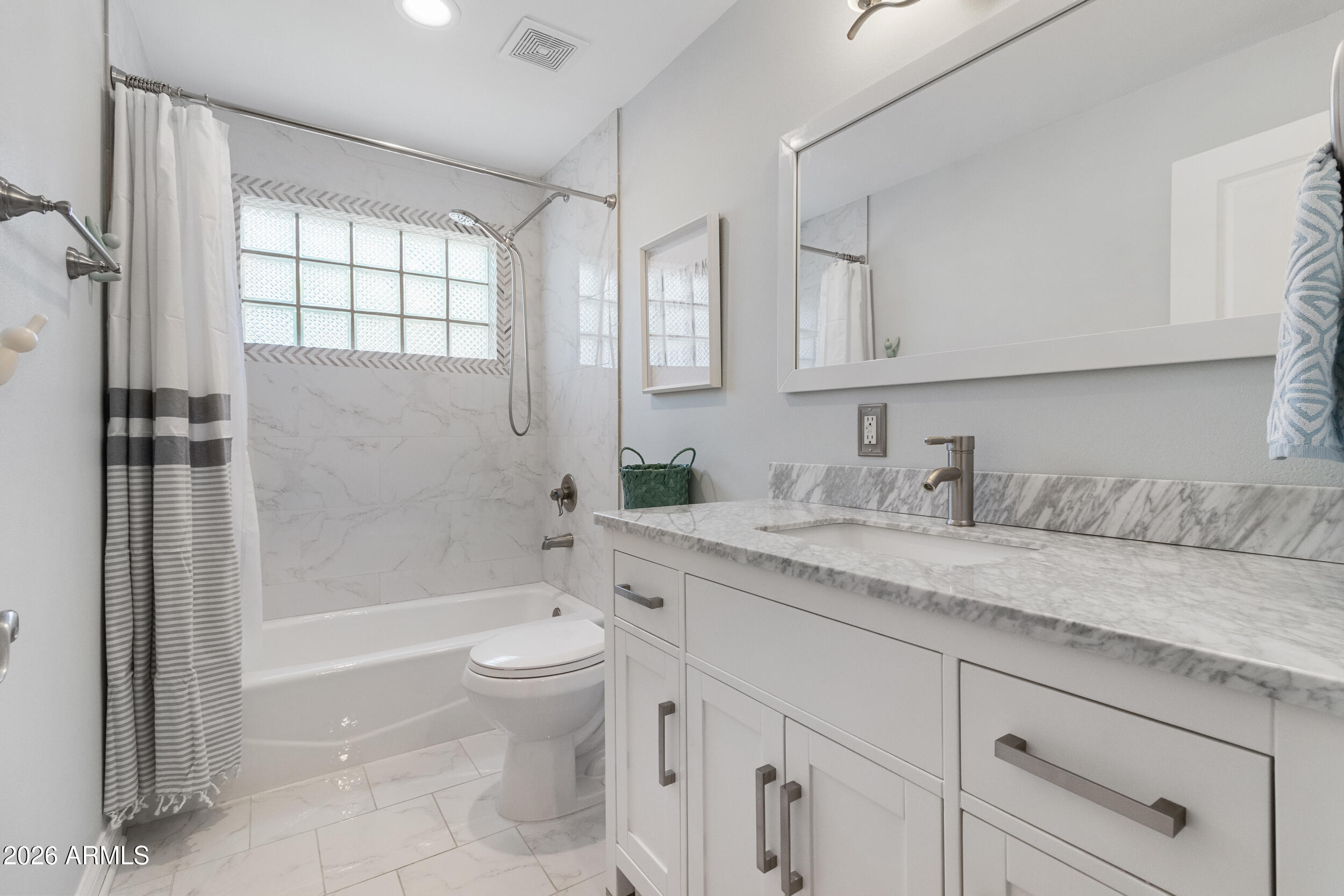 2945 N 47TH Place
