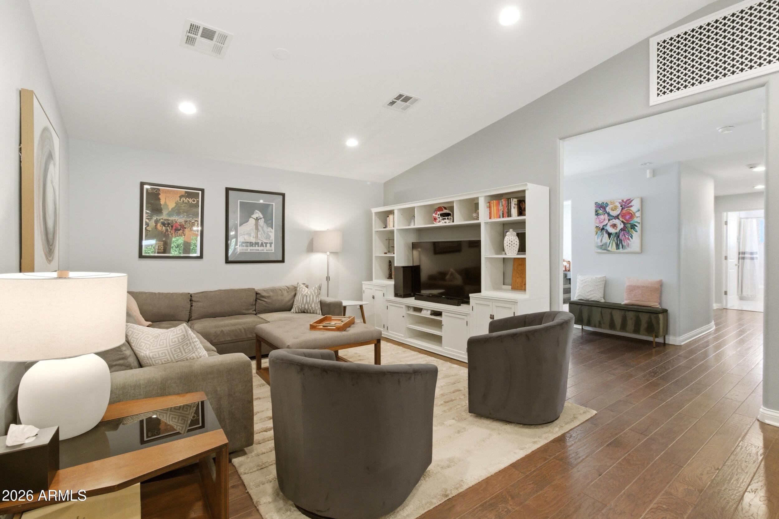 2945 N 47TH Place