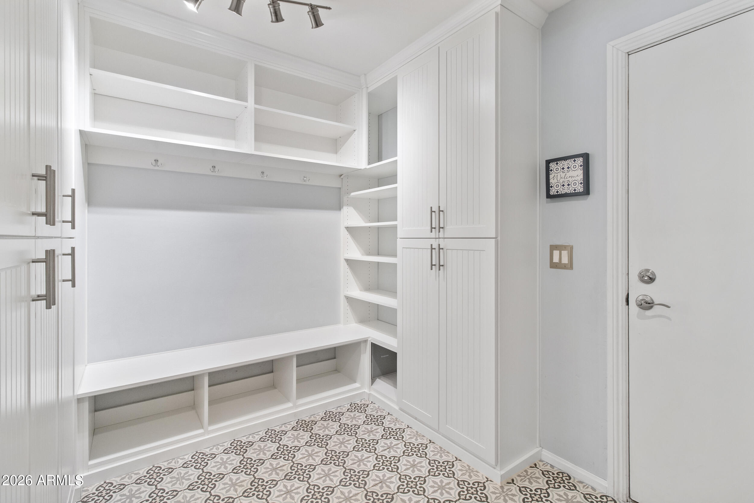 2945 N 47TH Place