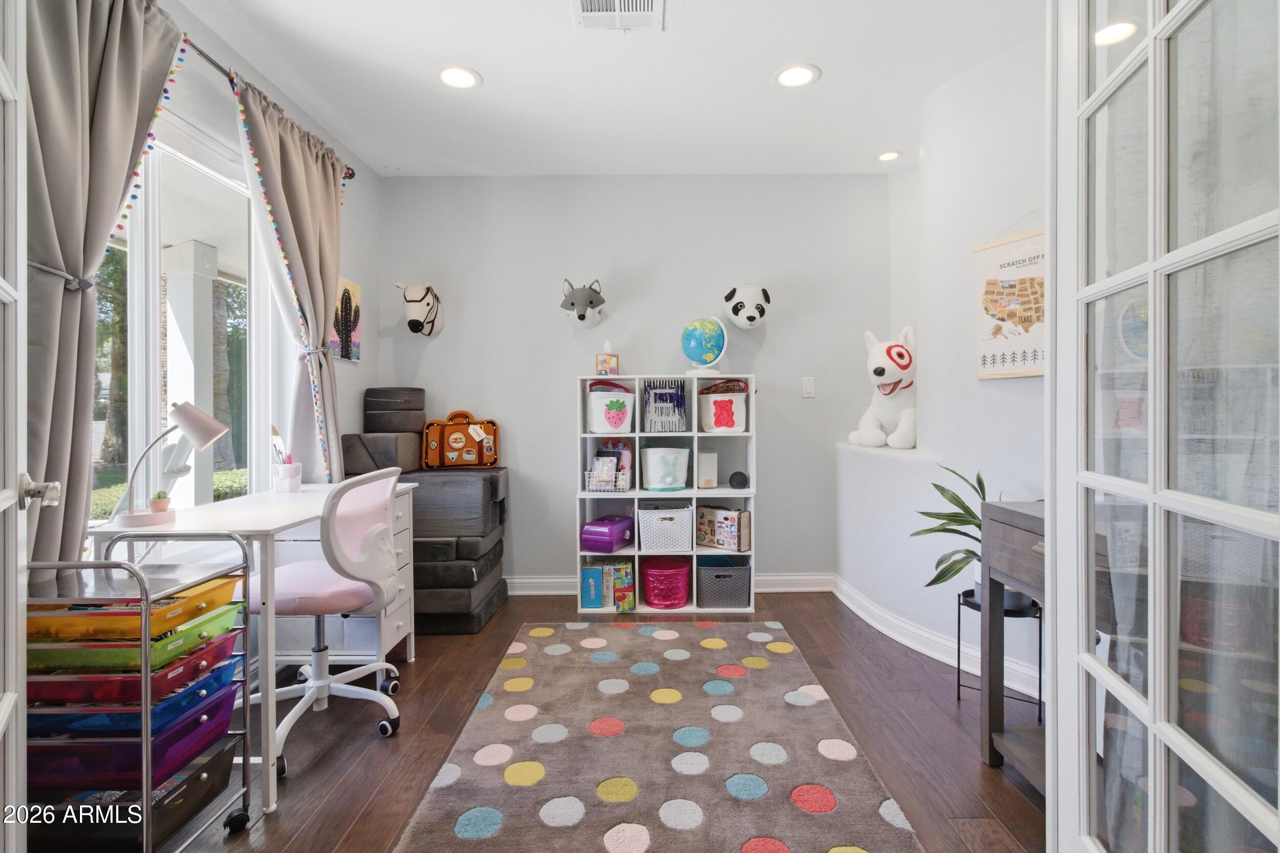 2945 N 47TH Place