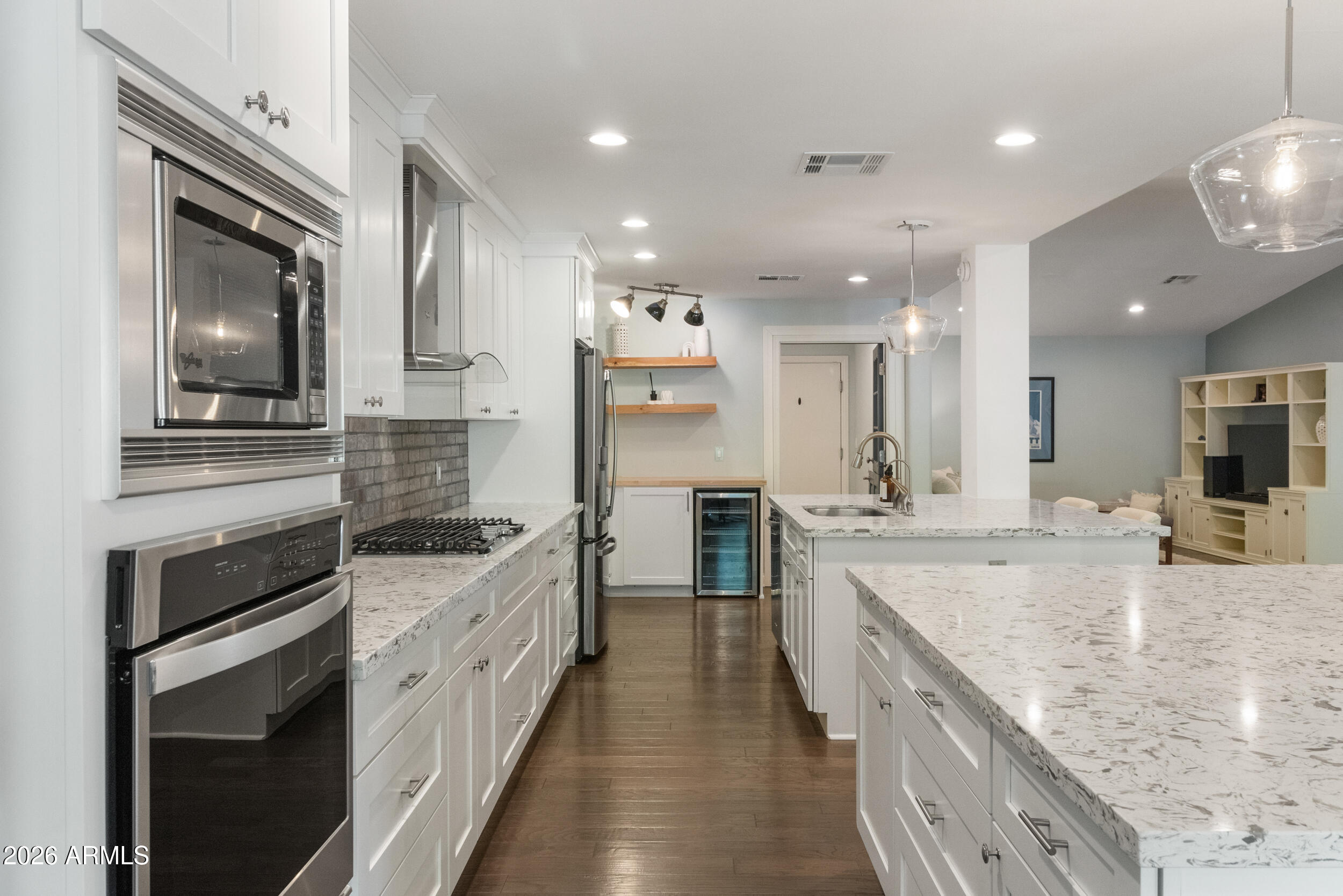 2945 N 47TH Place