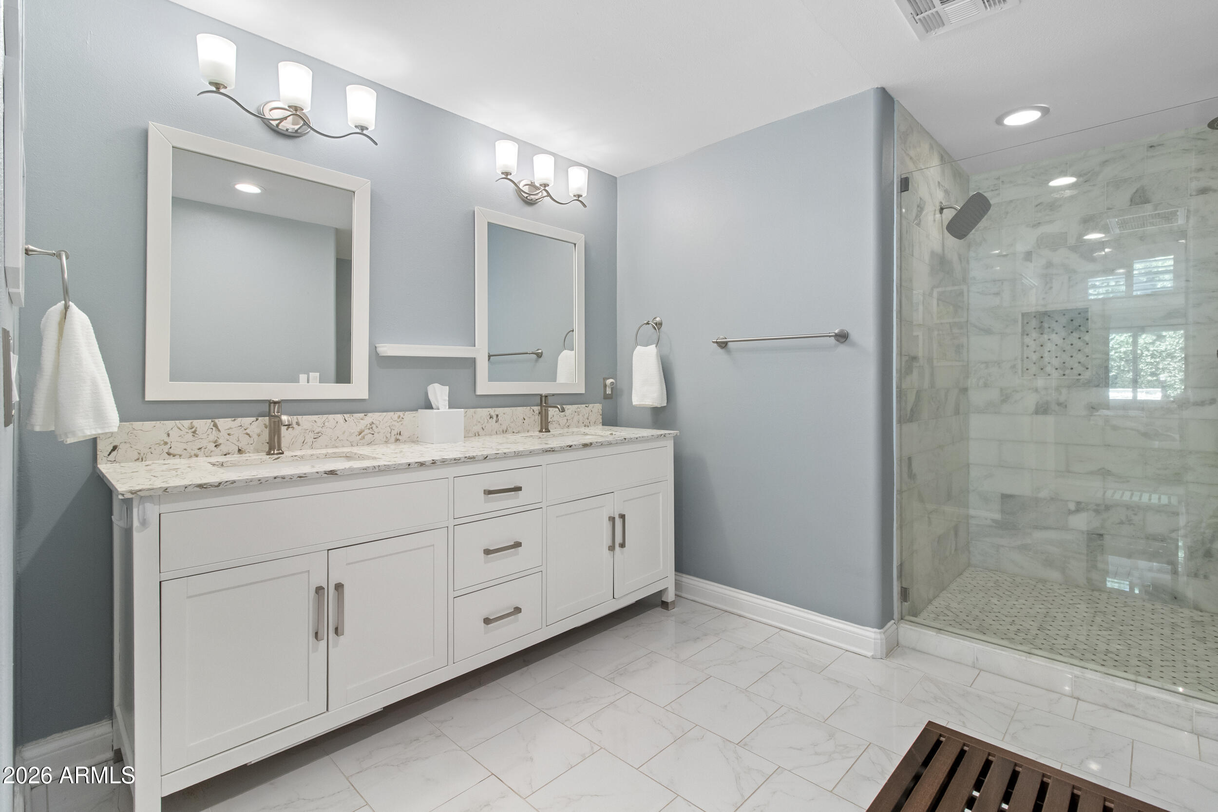 2945 N 47TH Place