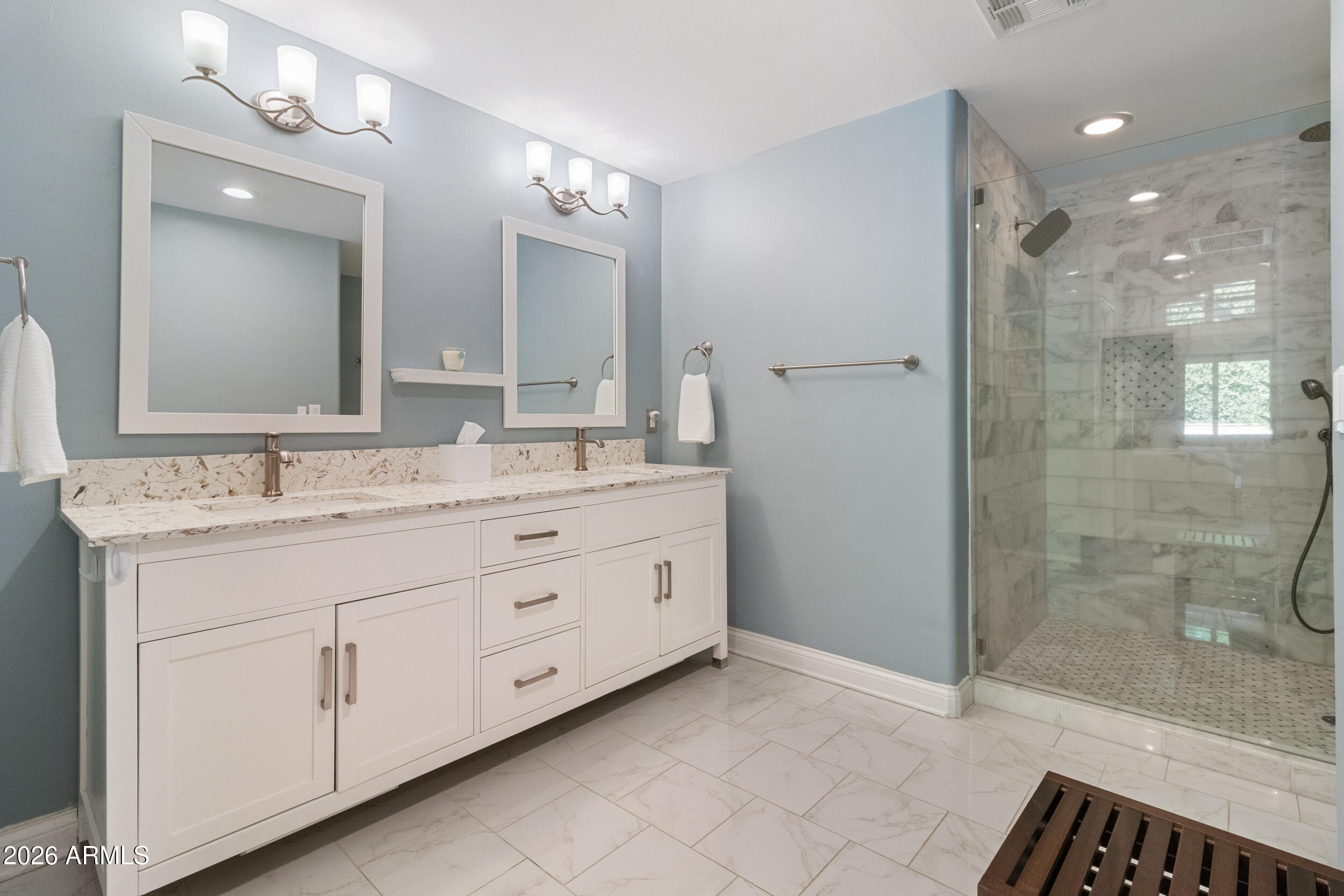2945 N 47TH Place