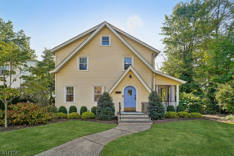 12 Buckingham Garden Pkwy