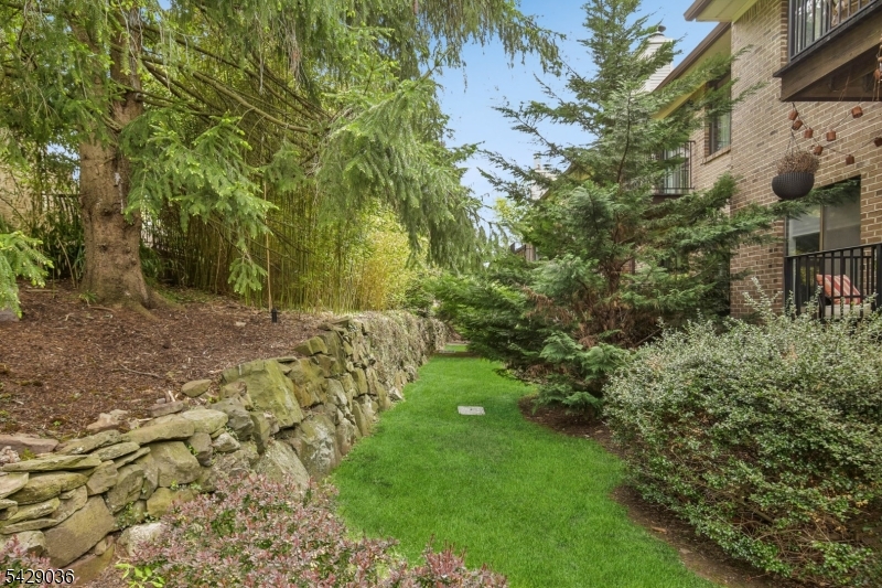 12 Louisburg Sq