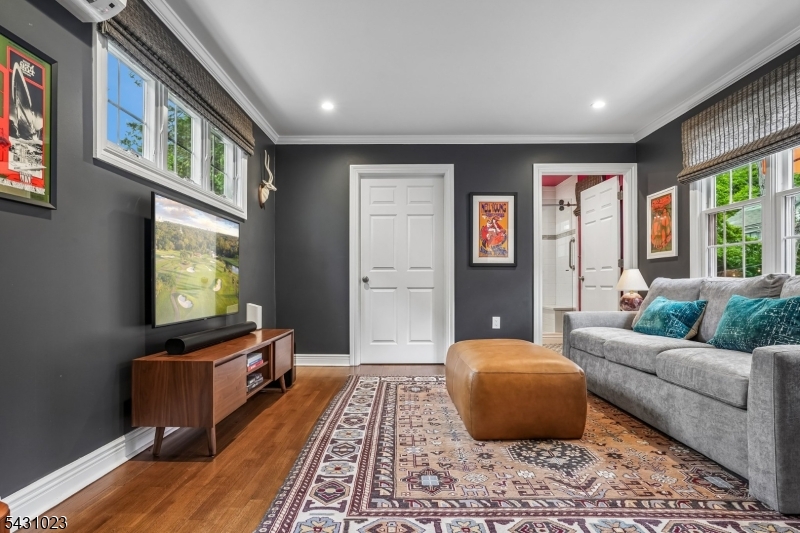 11 Kendal Ave