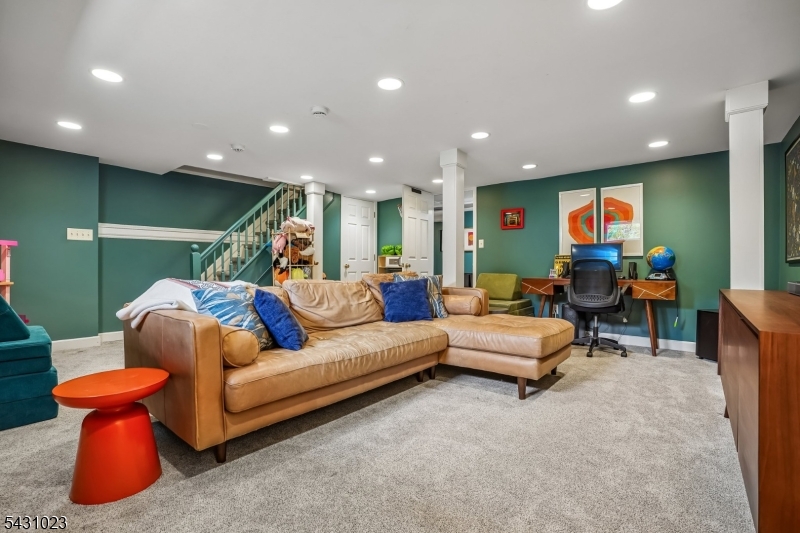11 Kendal Ave