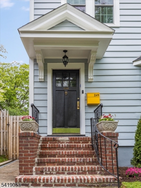 249 Kingsland Ter
