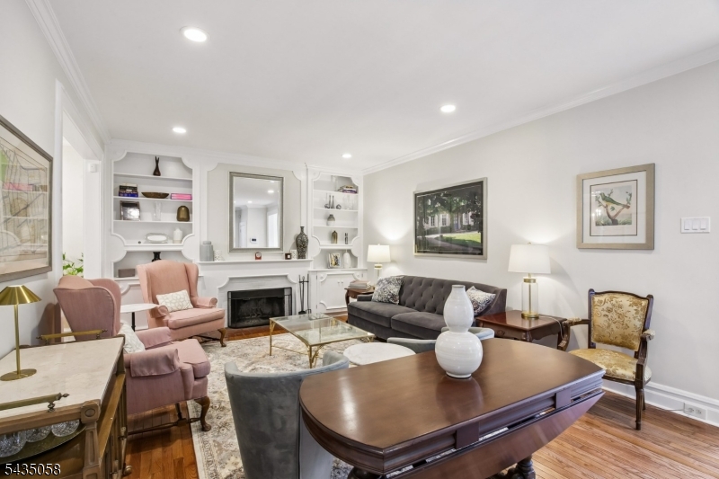 67 Midland Blvd