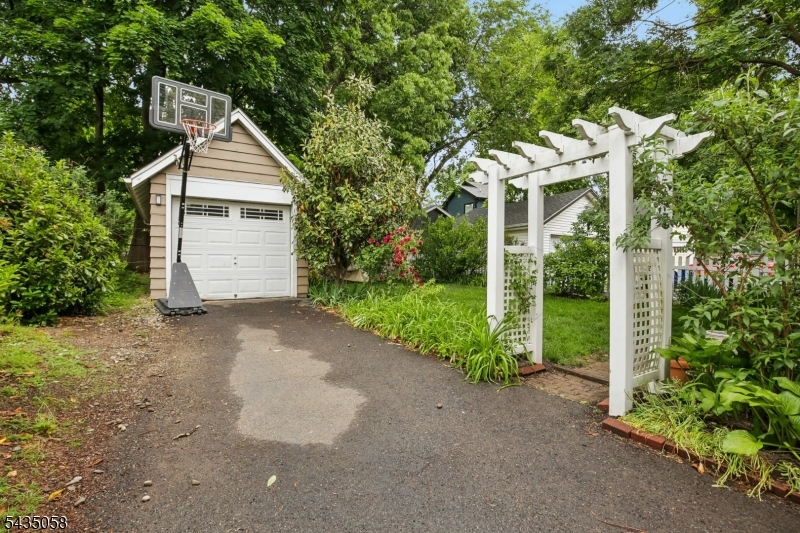67 Midland Blvd
