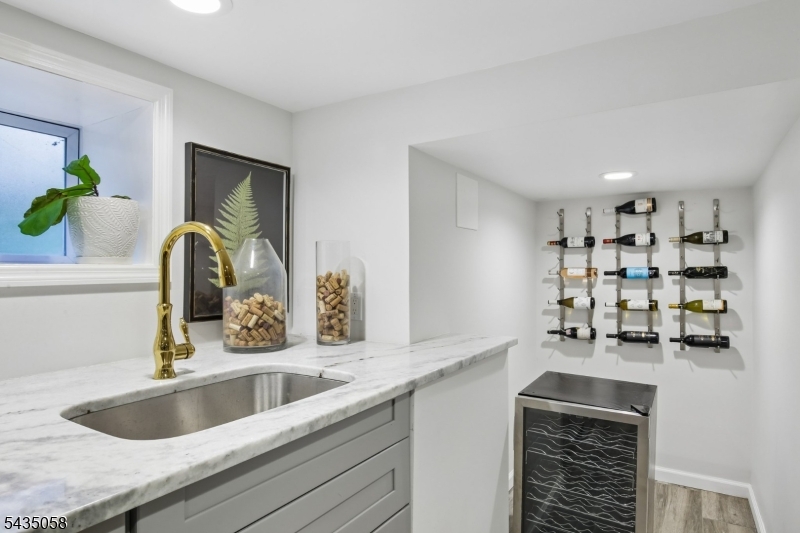 67 Midland Blvd