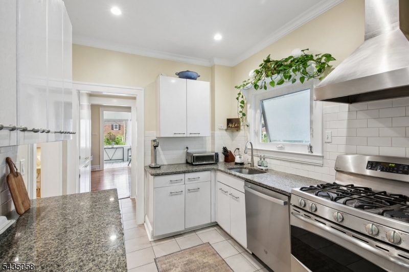 67 Midland Blvd