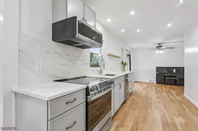 21 Aspen Rd