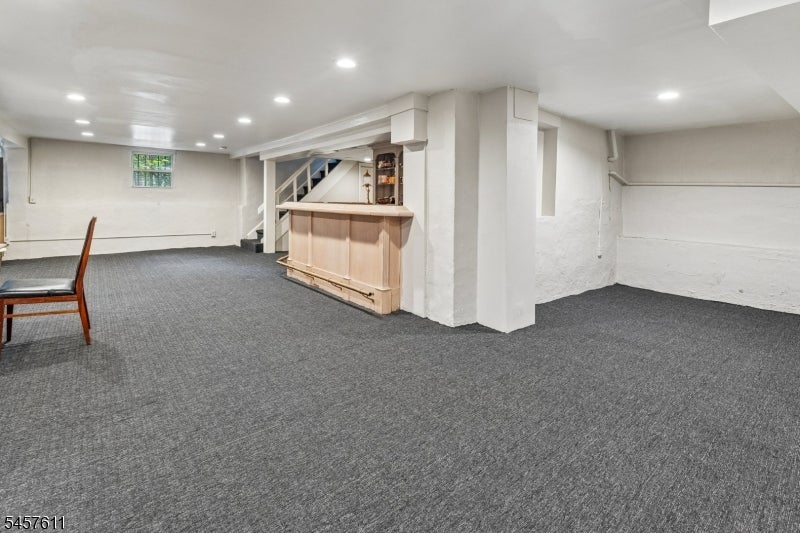 341 Montrose Ave