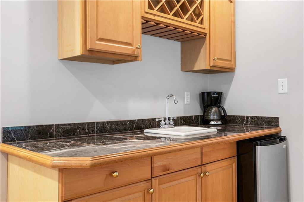 5435 Vicarage Walk