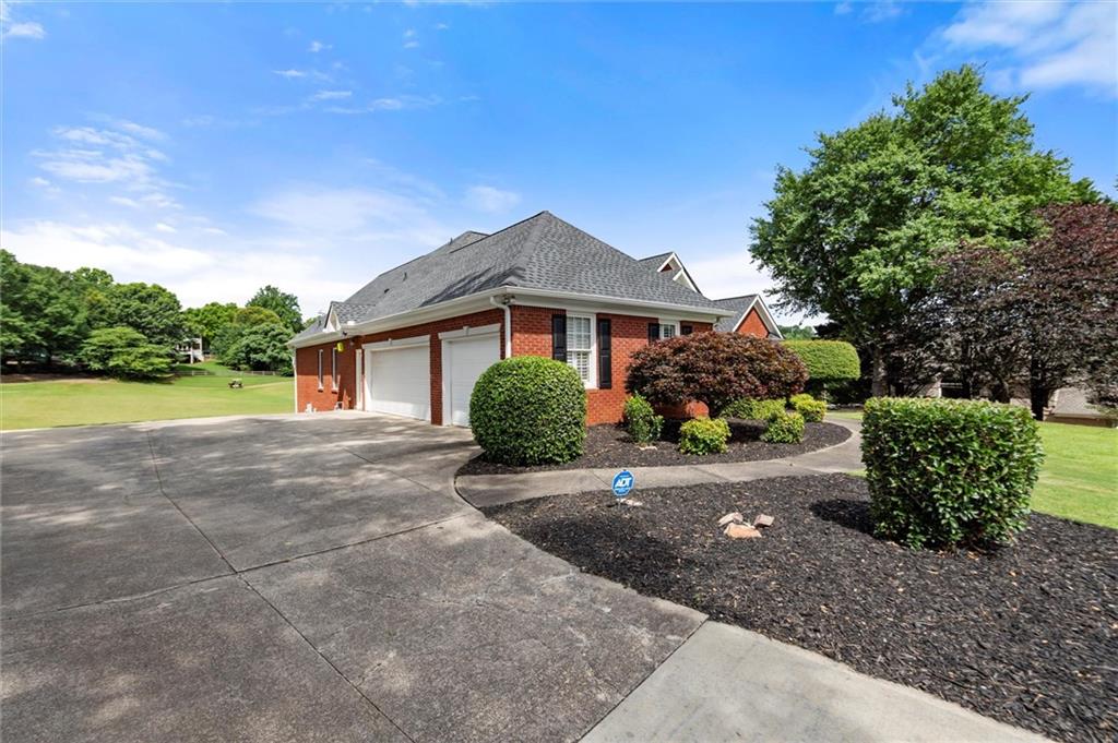 411 Hickory Fairway Court