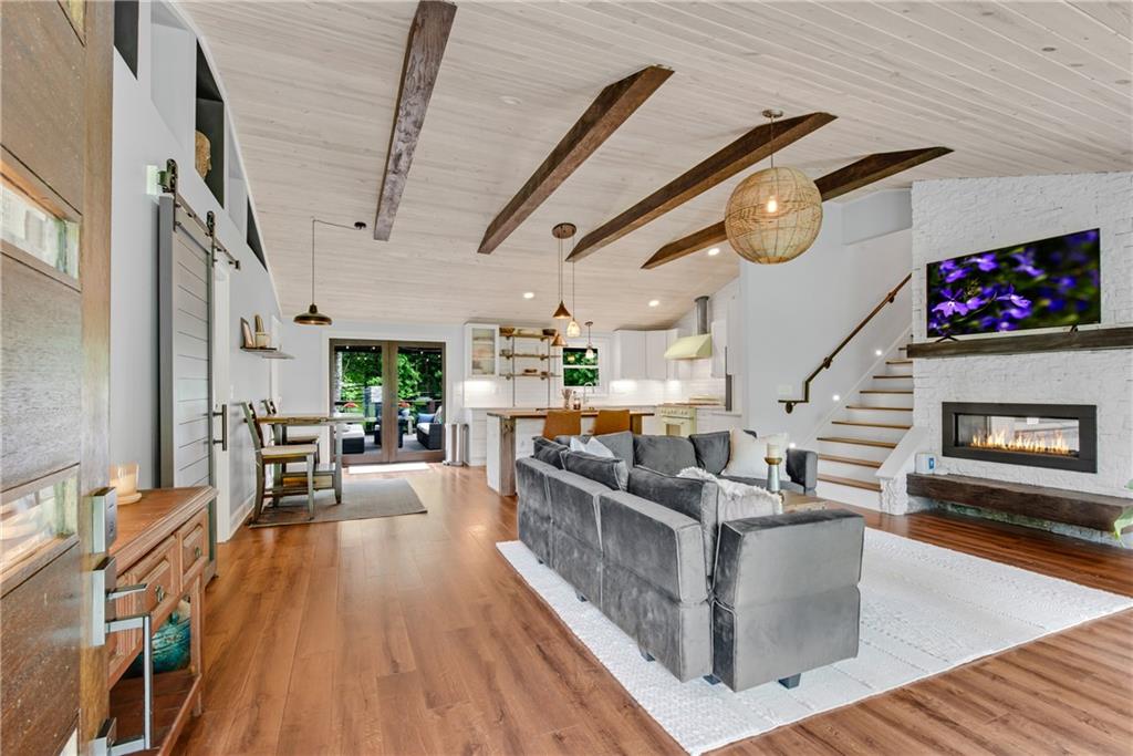 14905 Thompson Road