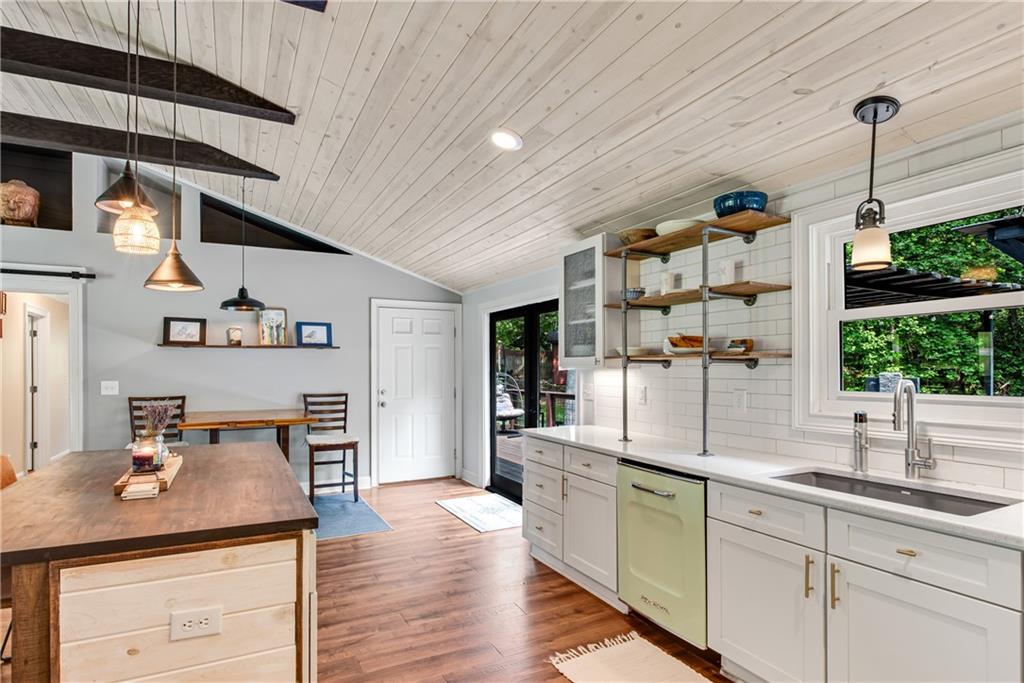 14905 Thompson Road