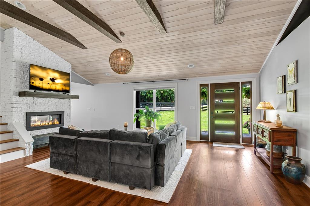 14905 Thompson Road