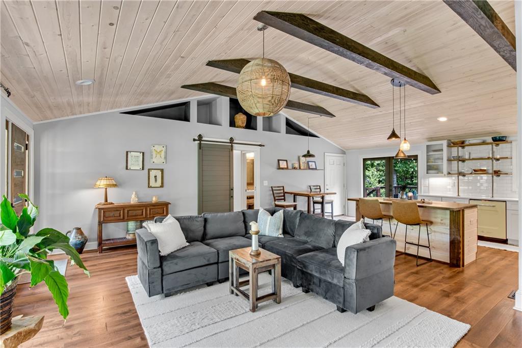 14905 Thompson Road