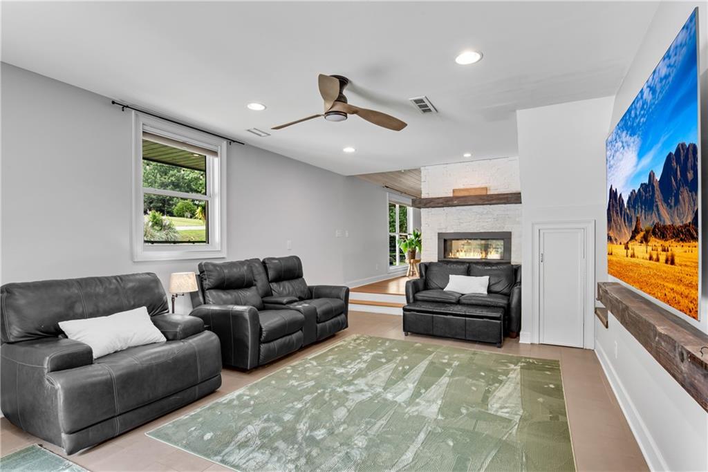 14905 Thompson Road