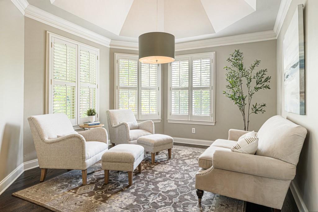 330 White Columns Court