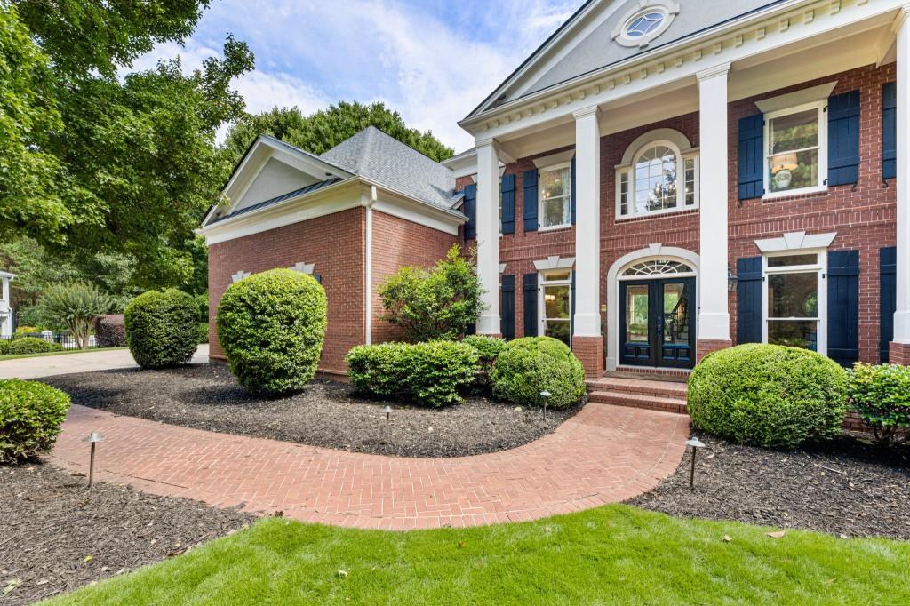330 White Columns Court
