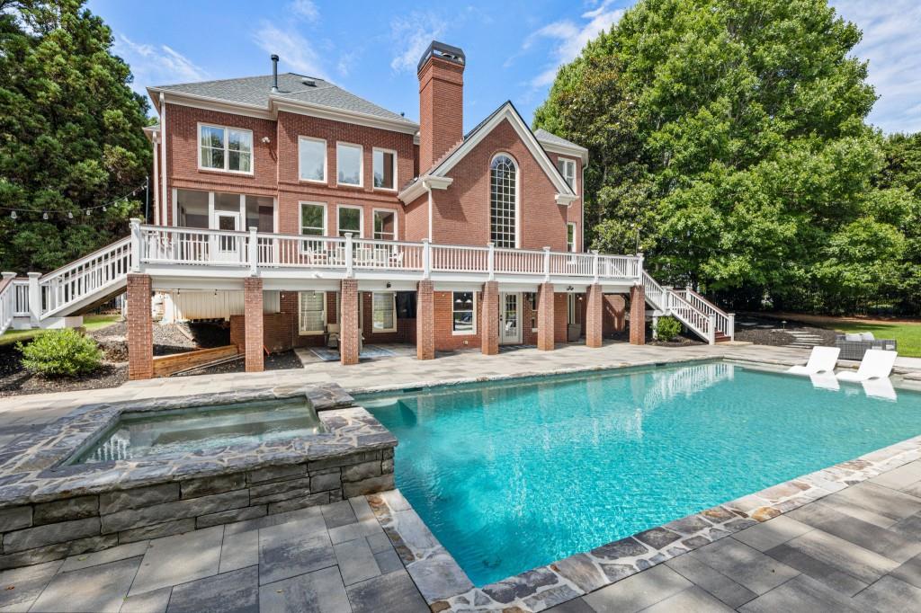 330 White Columns Court