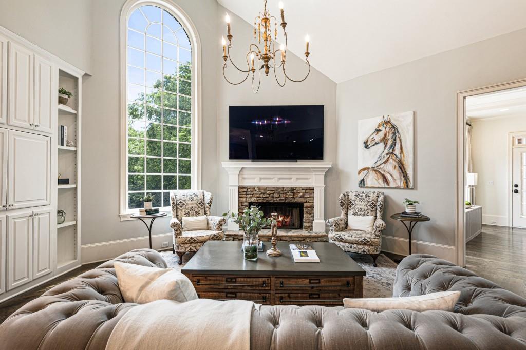 330 White Columns Court