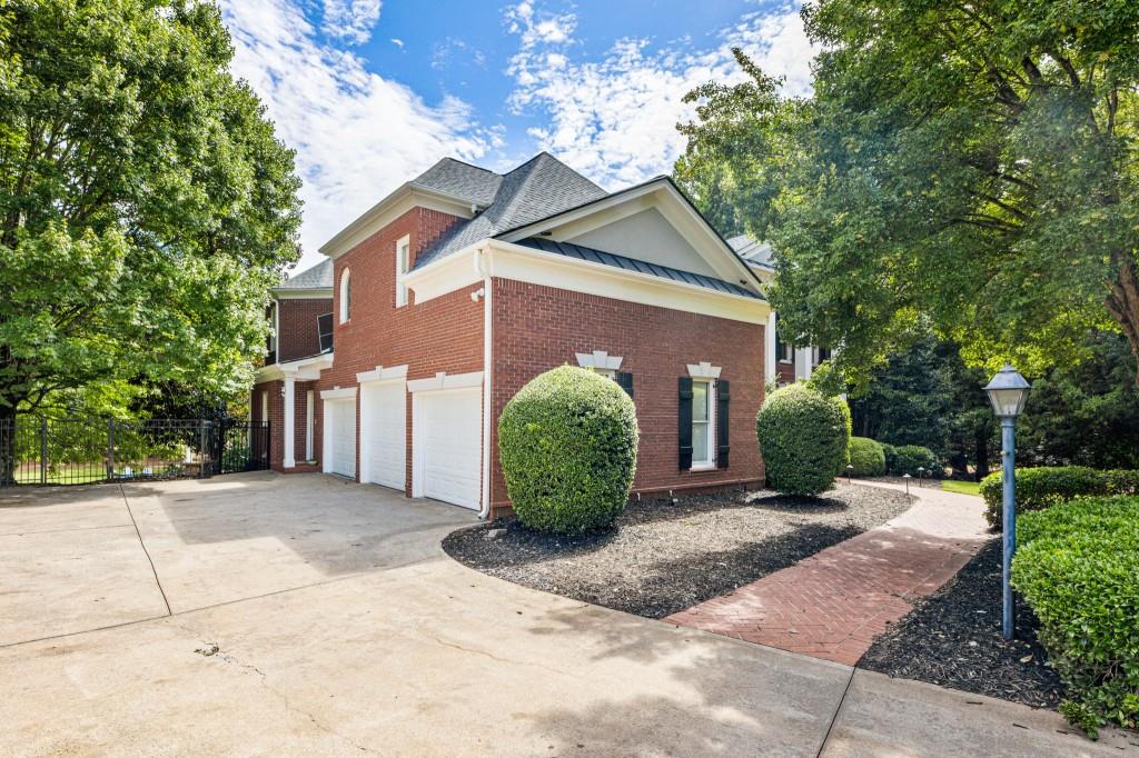 330 White Columns Court