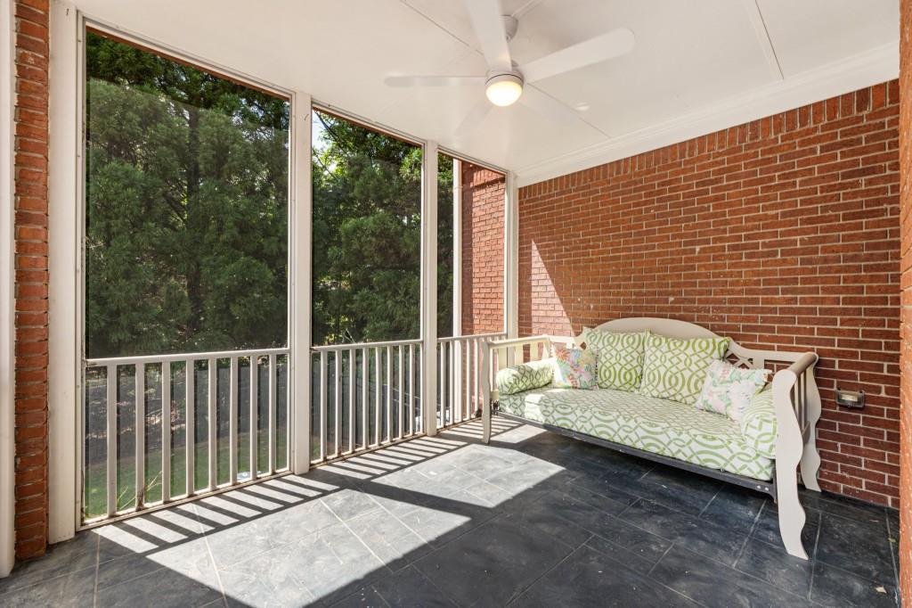 330 White Columns Court