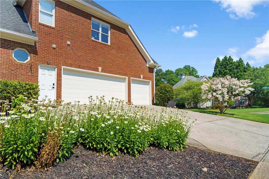 455 Majestic Cove