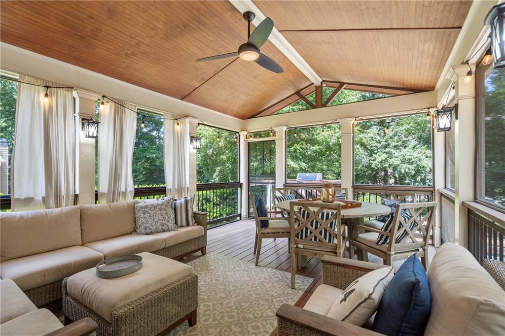 1035 Autumn Close