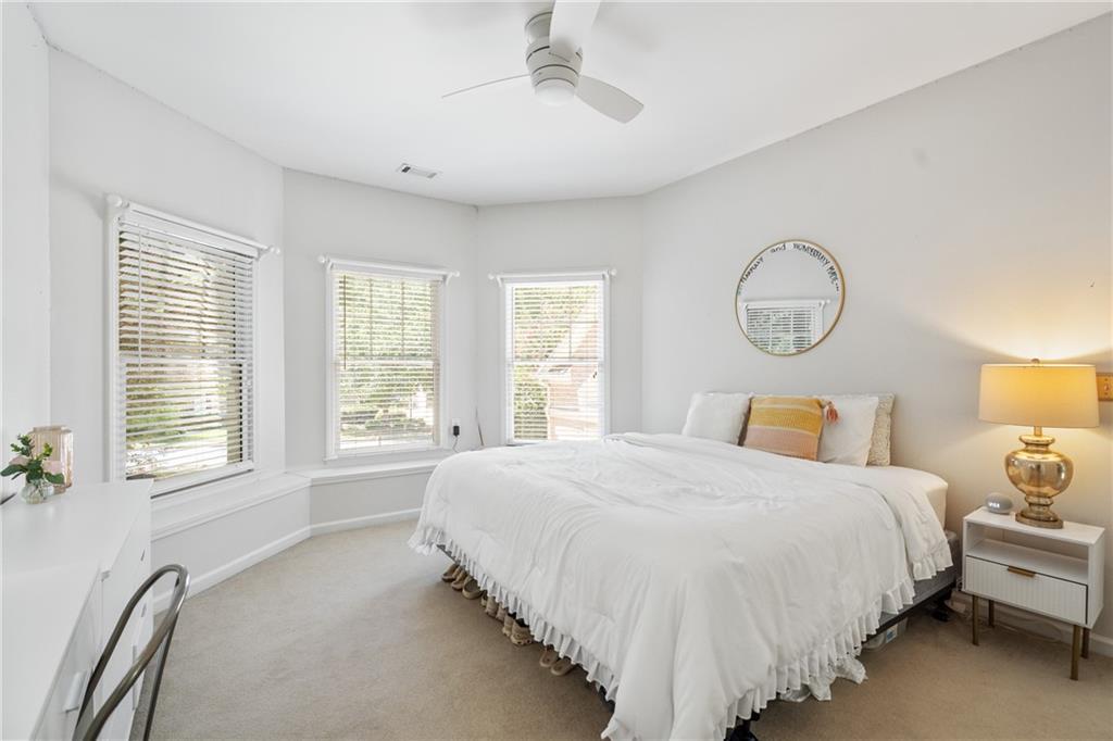 1035 Autumn Close