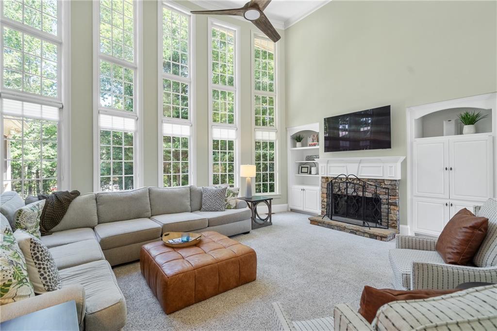 1035 Autumn Close
