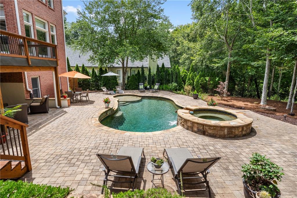 14492 Club Circle