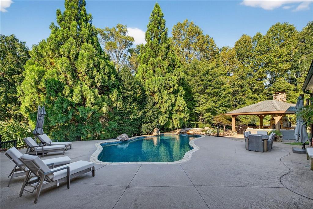 15235 Fairfax Lane