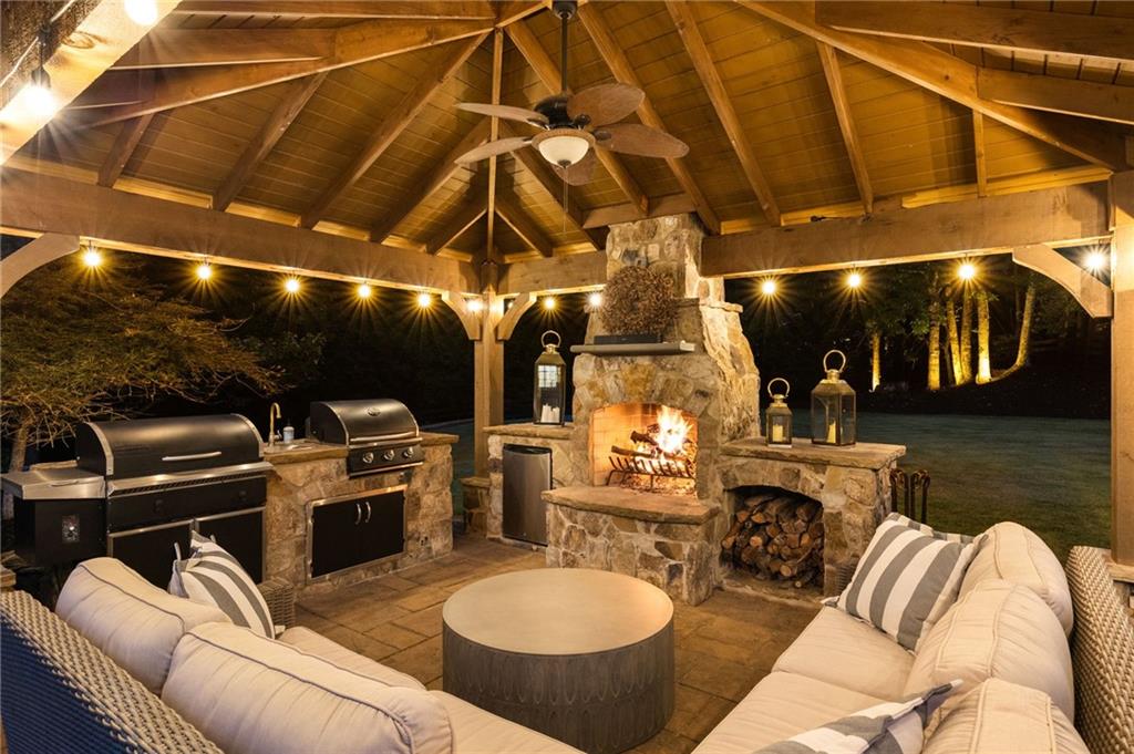 15235 Fairfax Lane
