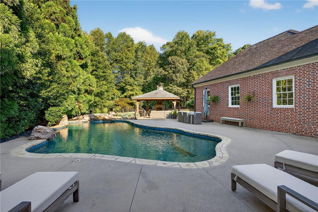 15235 Fairfax Lane