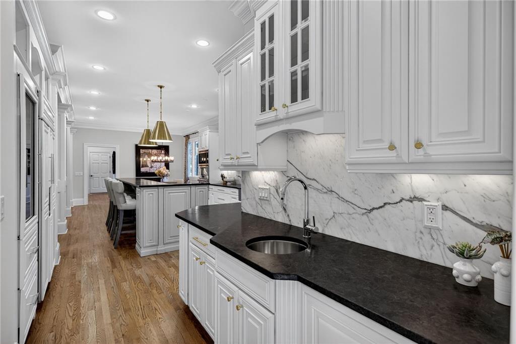 15235 Fairfax Lane