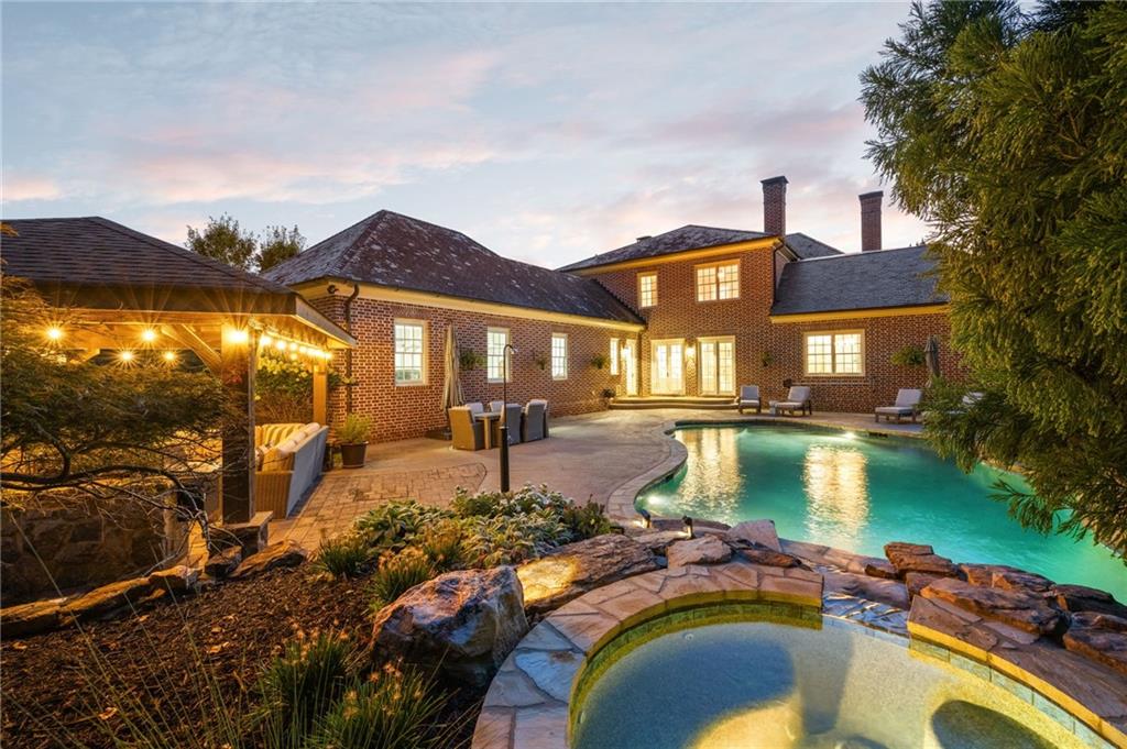 15235 Fairfax Lane