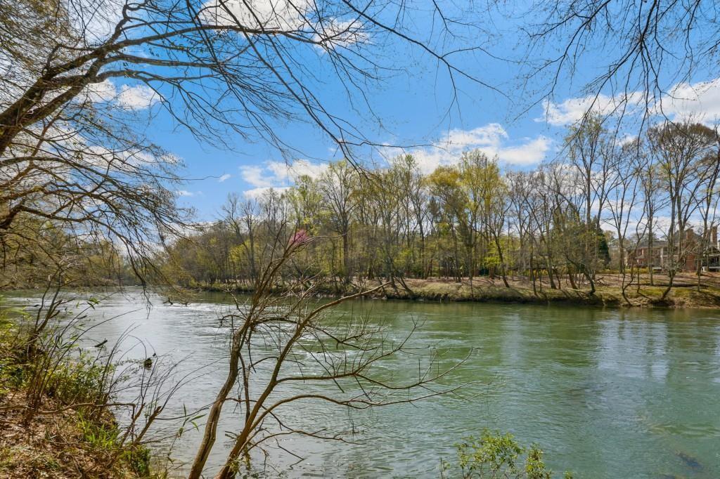 3119 W Addison Drive